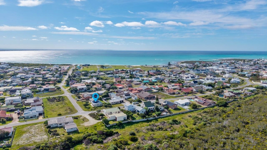 4 Bedroom Property for Sale in Struisbaai Western Cape